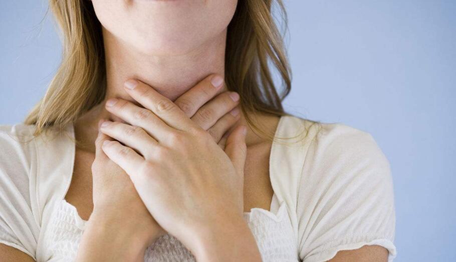 Почему болит горло