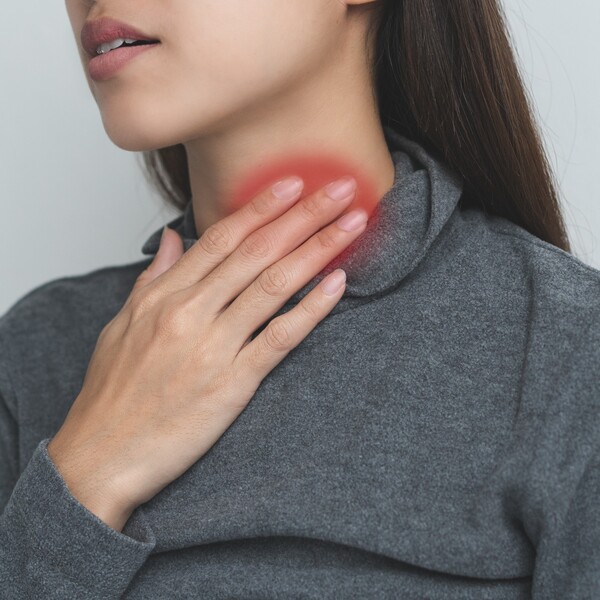 Першение и боль в горле: причины и лечение